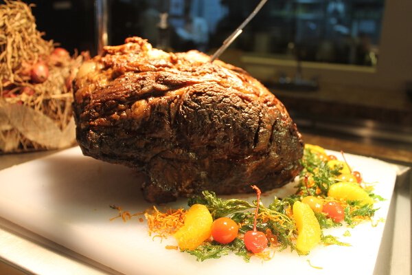Australian Prime Rib, the Centerpiece of the Buffet (2)