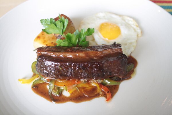 Discovery Country Suites breakfast 2