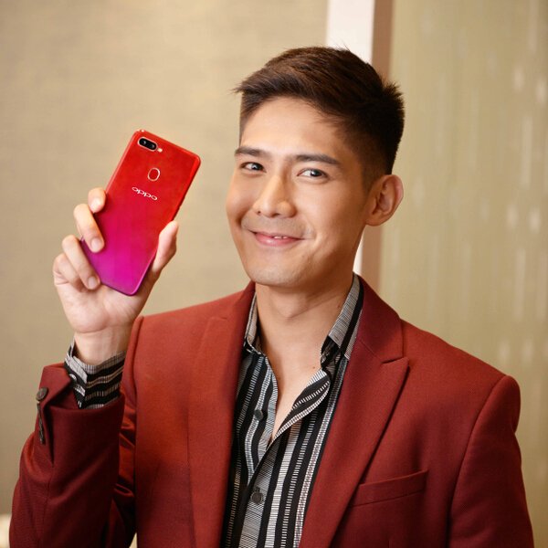 OPPO Influencer Robi Domingo