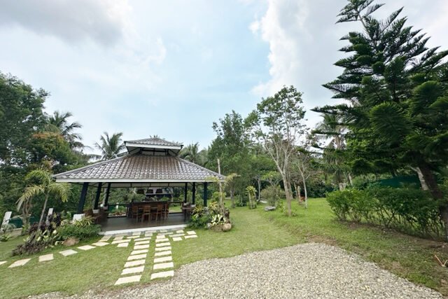 tahana-gazebo-grounds